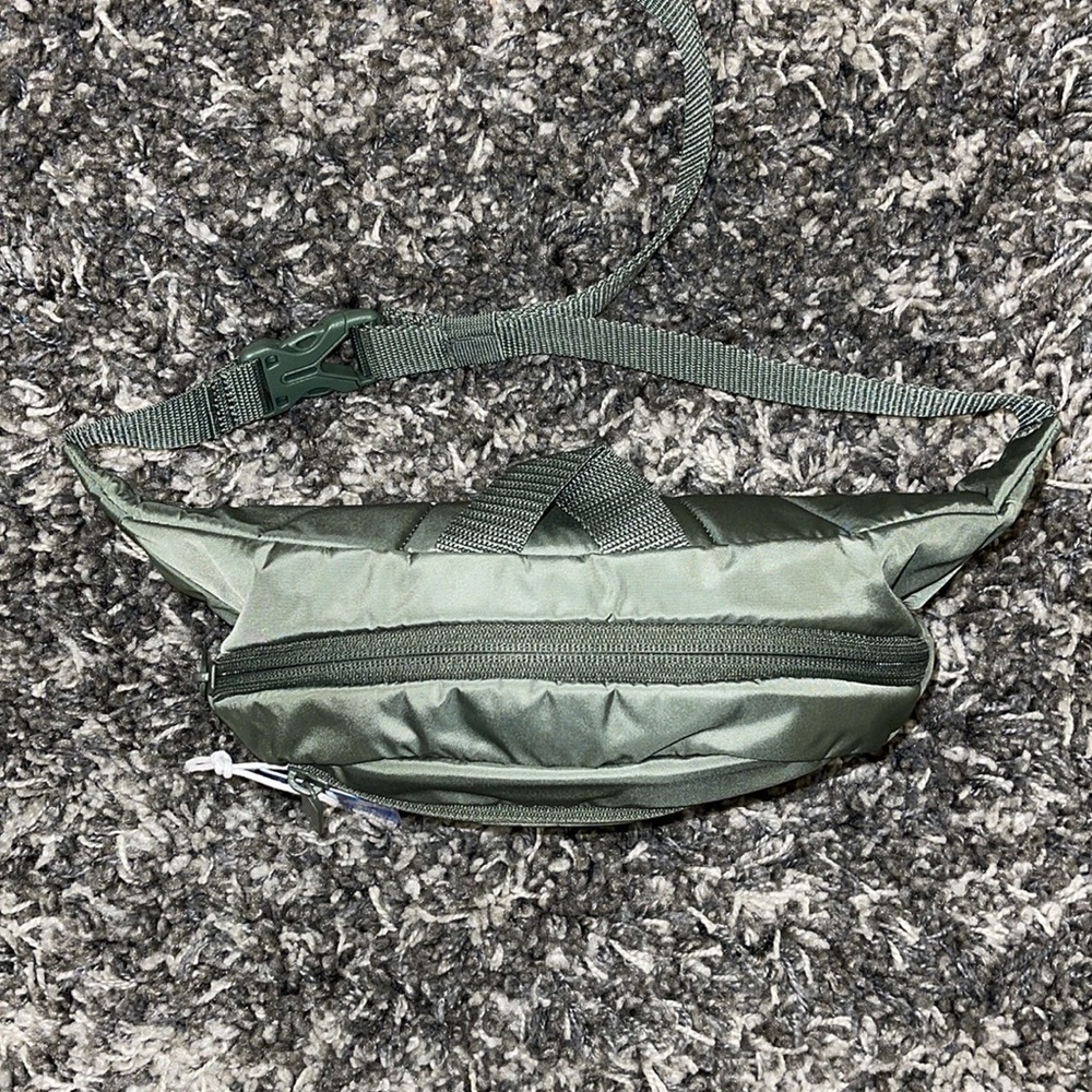 New Adidas Originals National Waist Pack / Crossbody in ( Army, Military Green ) - Picture 5 of 12